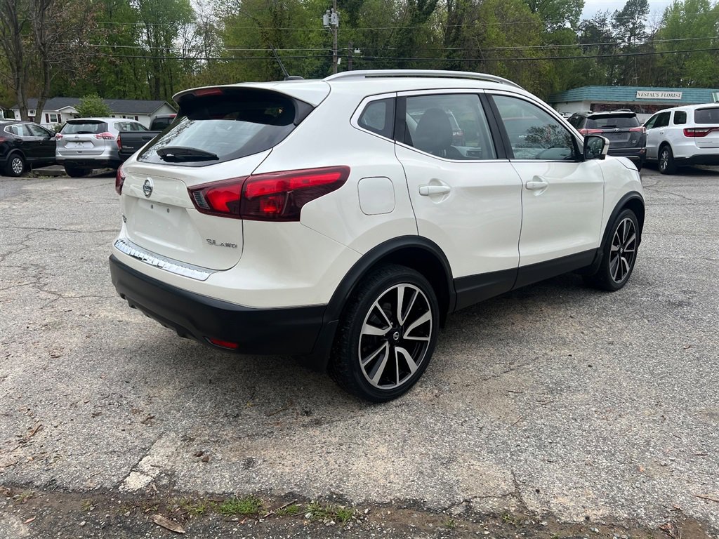 Used 2017 Nissan Rogue Sport SL image 5