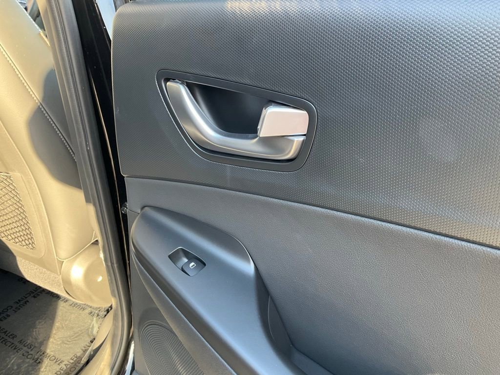 Used 2022 Hyundai Kona Limited w/ Cargo Package image 59