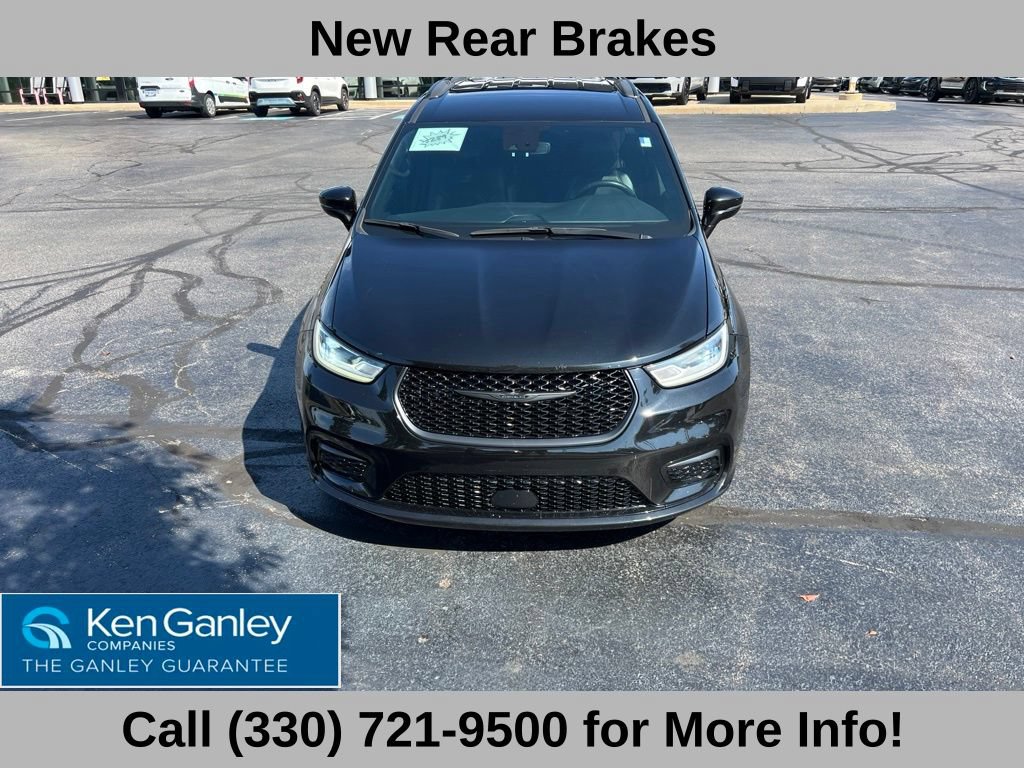 Used 2021 Chrysler Pacifica Touring-L w/ S Appearance Package FWD image 4