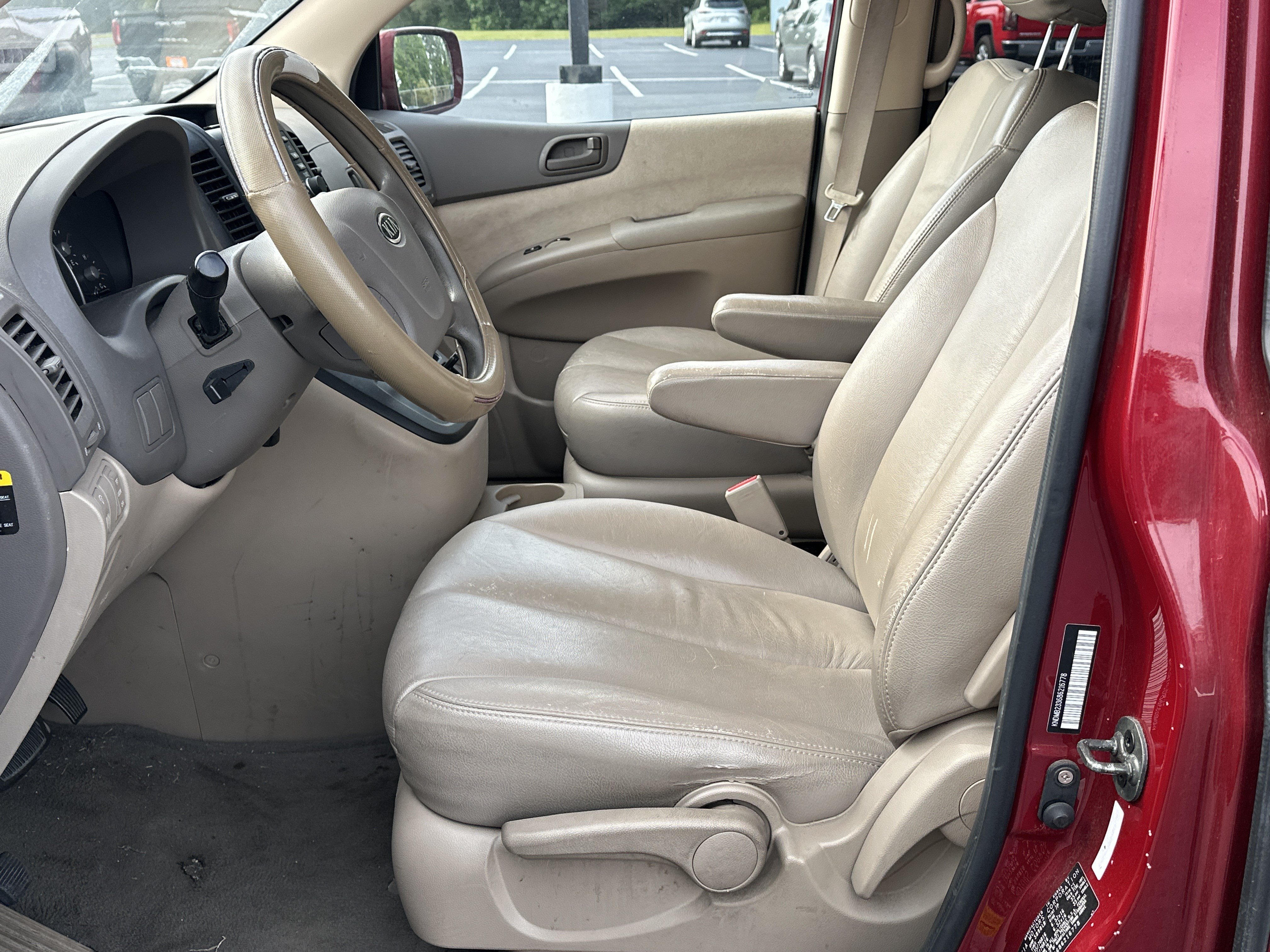 Used 2008 Kia Sedona LX FWD image 9