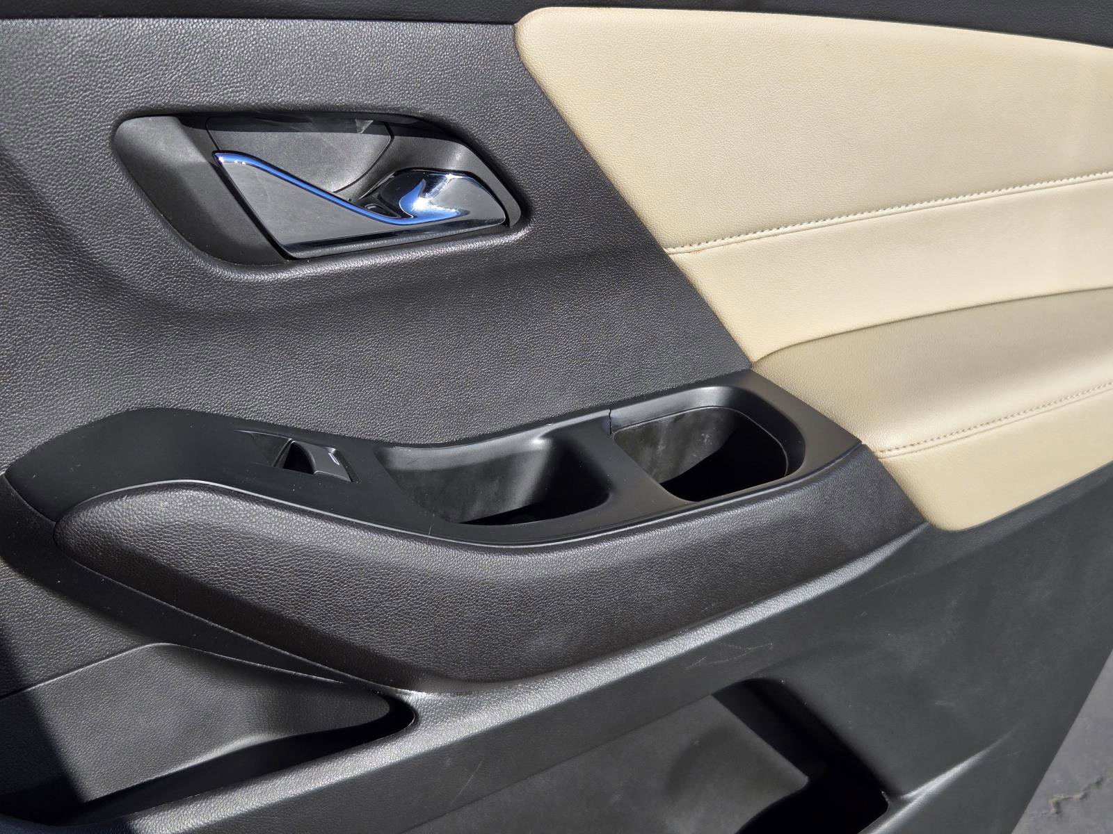 Used 2023 Chevrolet Traverse LS image 30