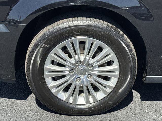 Used 2015 Chrysler Town & Country Limited Platinum image 24