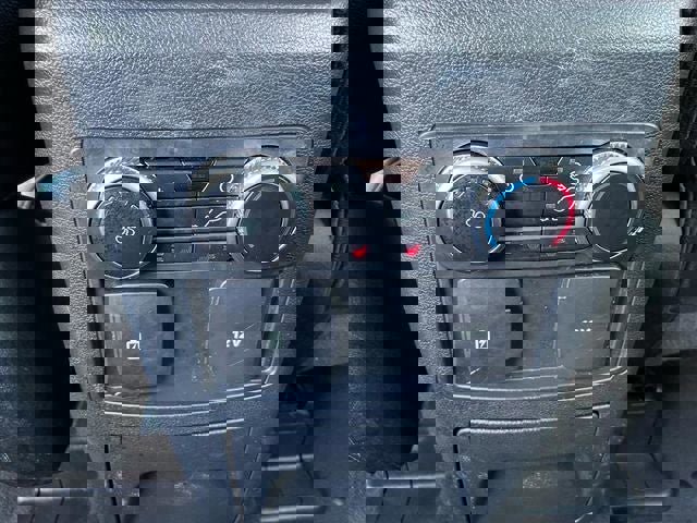 Used 2023 Ford Explorer Limited image 28