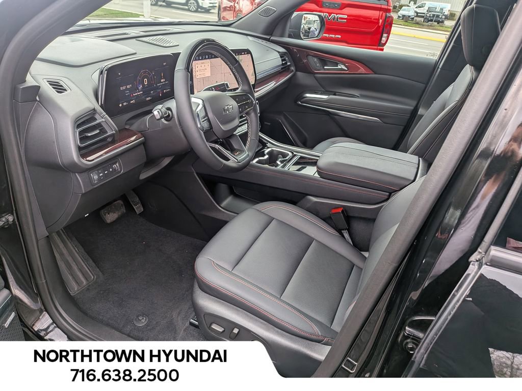 Used 2025 Chevrolet Traverse Z71 w/ Enhanced Driving Package AWD/4WD image 11