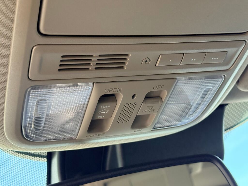 Used 2016 Honda Pilot Touring image 28