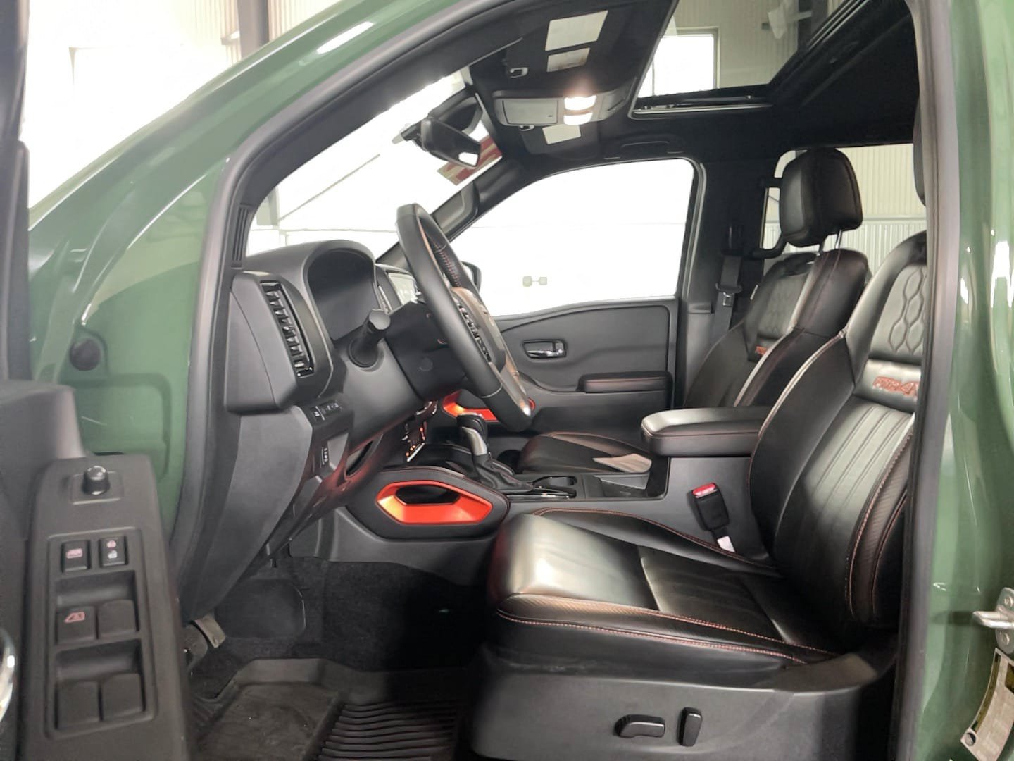 Used 2024 Nissan Frontier PRO-4X w/ Pro Premium Package AWD/4WD image 9