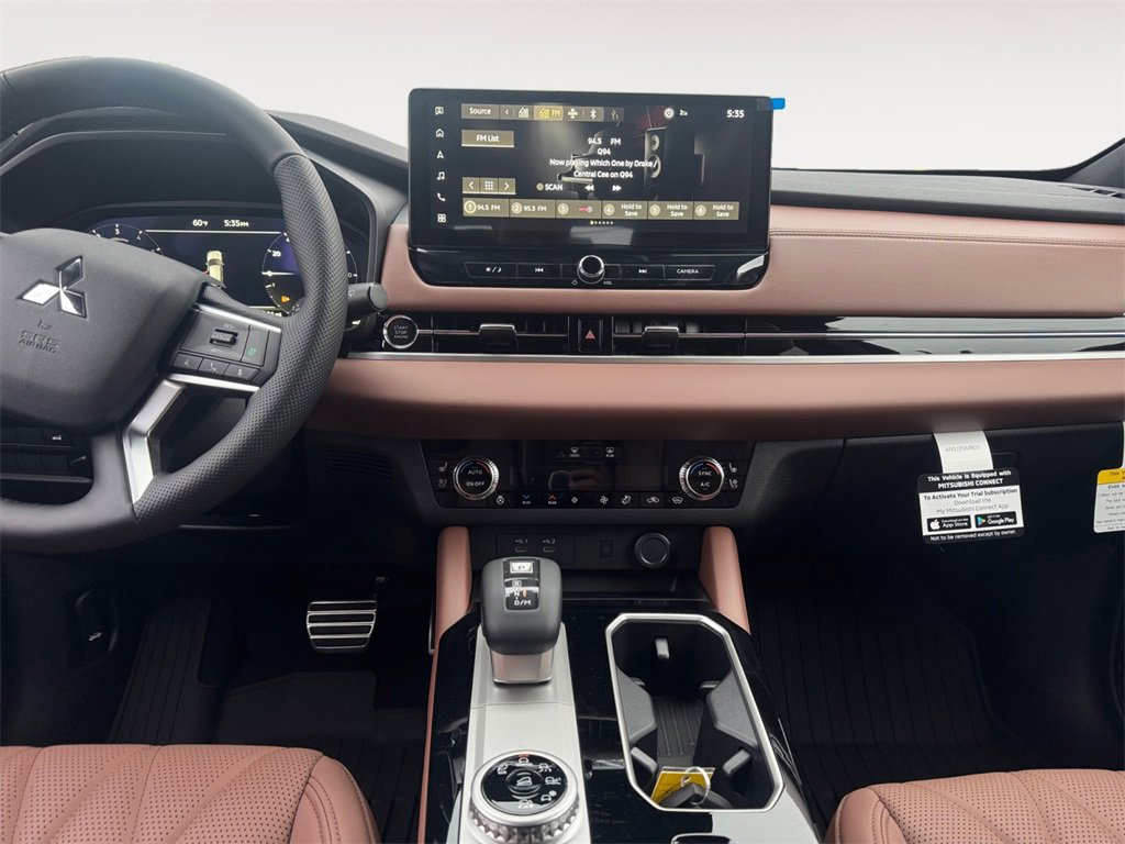 New 2025 Mitsubishi Outlander SEL image 11