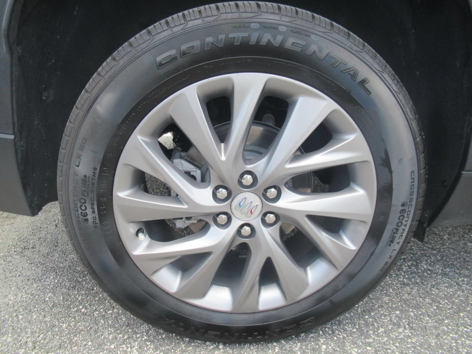 Used 2025 Buick Enclave Preferred AWD/4WD image 8
