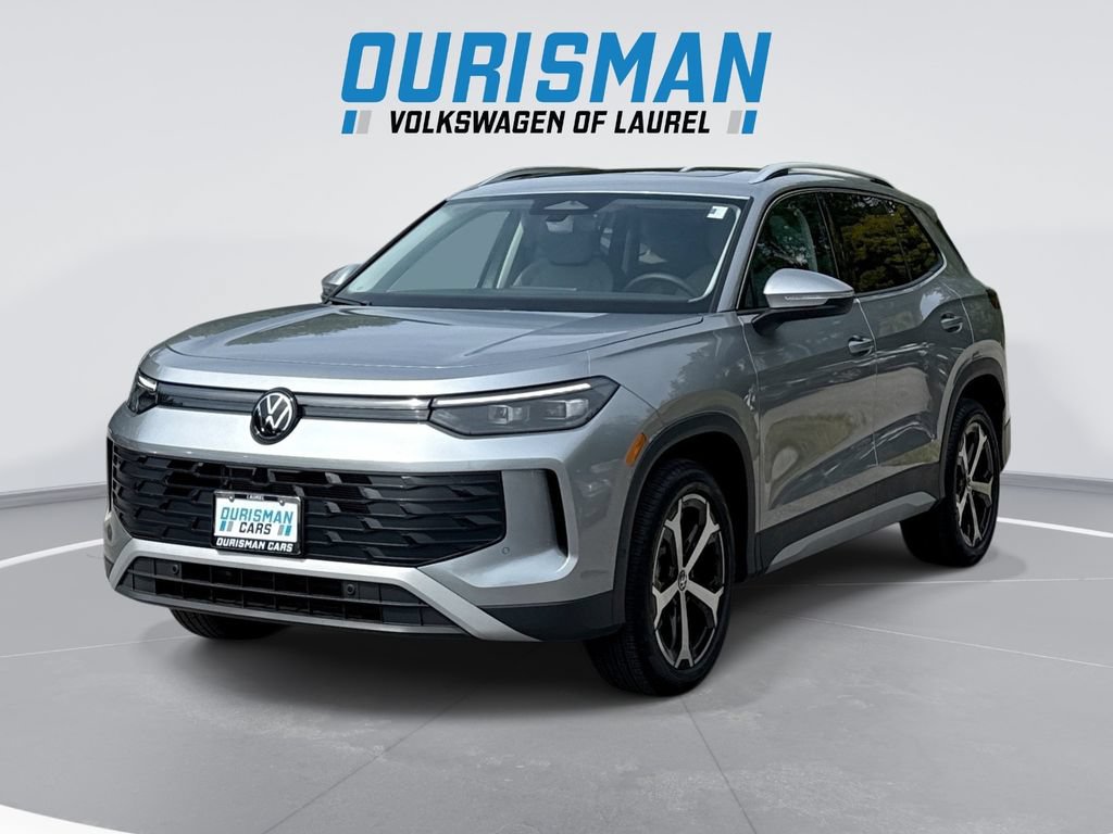 Used 2026 Volkswagen Tiguan SE AWD/4WD image 1