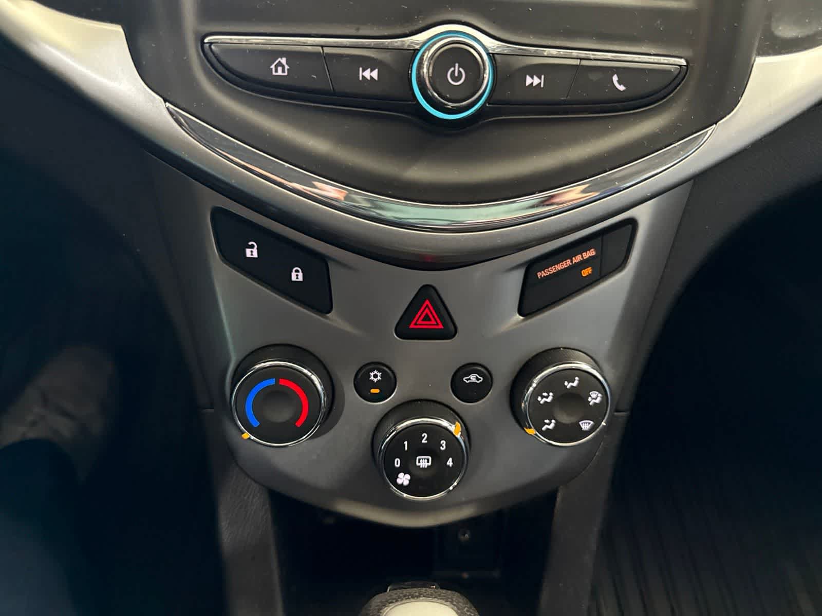 Used 2019 Chevrolet Sonic LT FWD image 28
