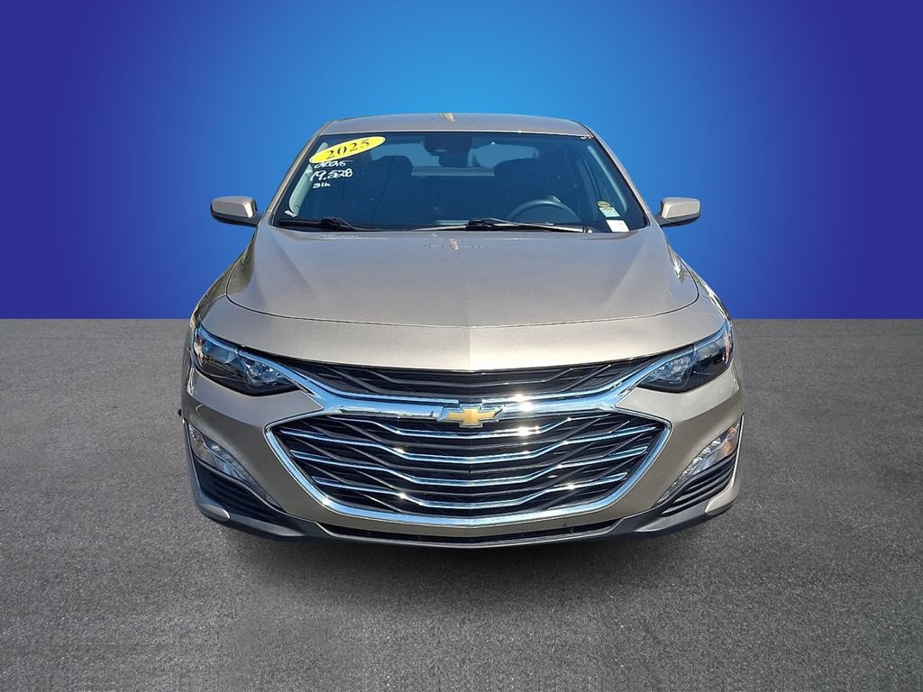 Used 2025 Chevrolet Malibu LT FWD image 2