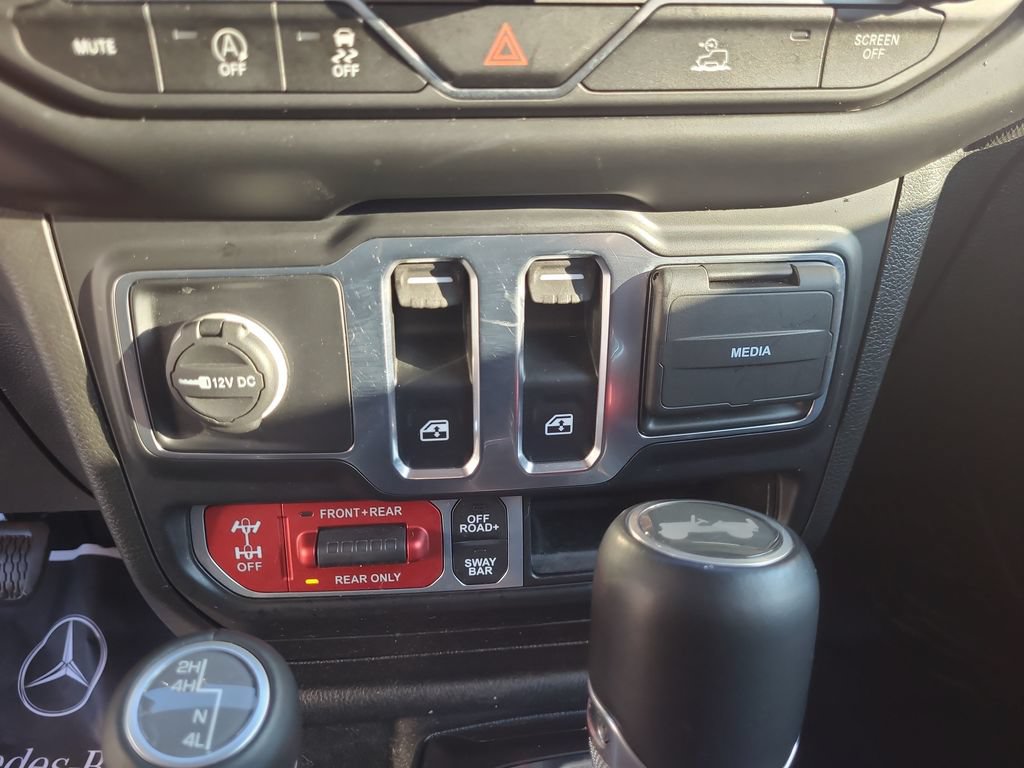 Used 2022 Jeep Wrangler Rubicon w/ LED Lighting Group AWD/4WD image 22