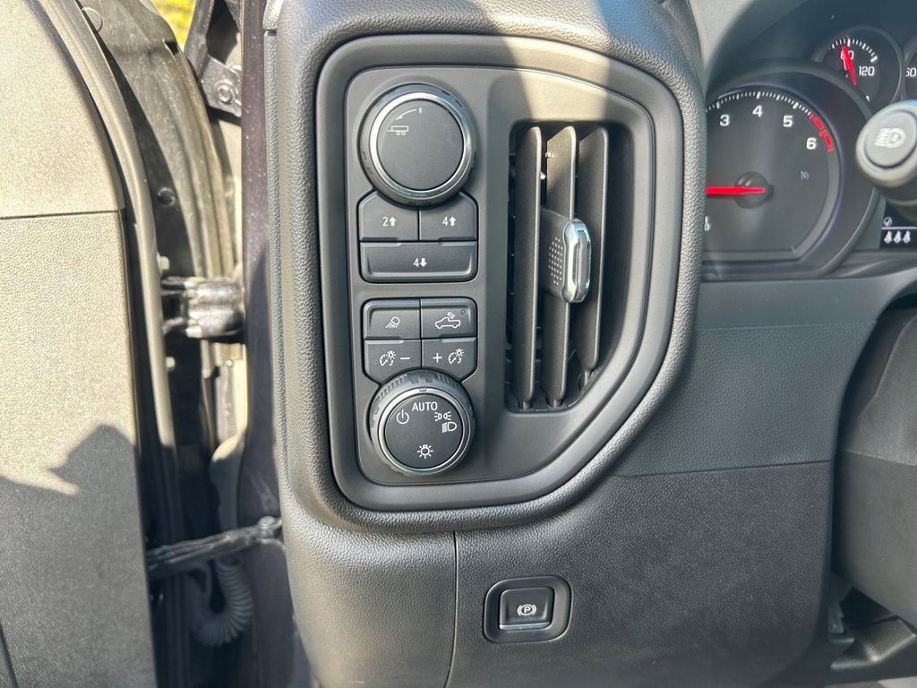 Used 2024 Chevrolet Silverado 2500 Custom w/ Custom Value Package image 21