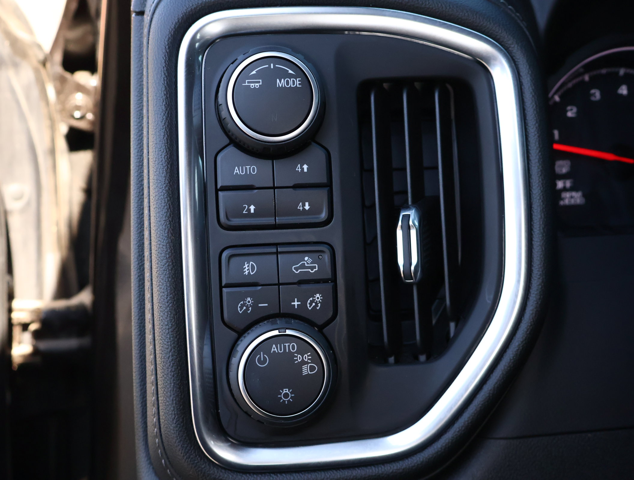 Used 2020 Chevrolet Silverado 1500 RST w/ Texas Edition image 13