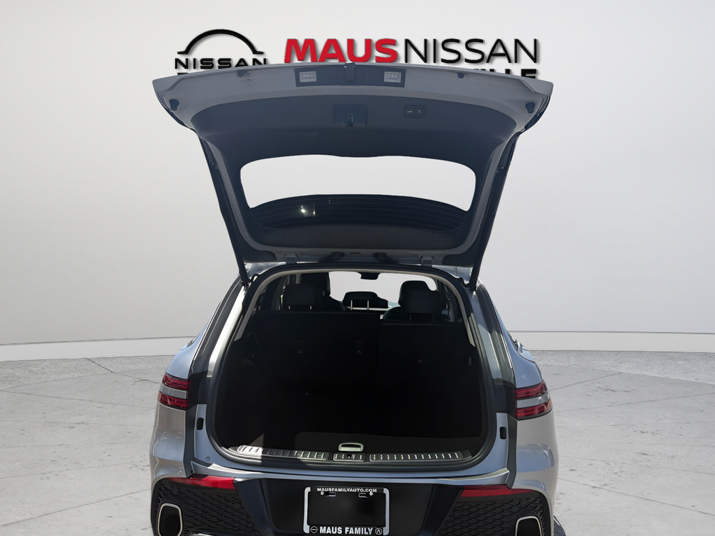 Used 2025 Genesis GV70 2.5T AWD/4WD image 12