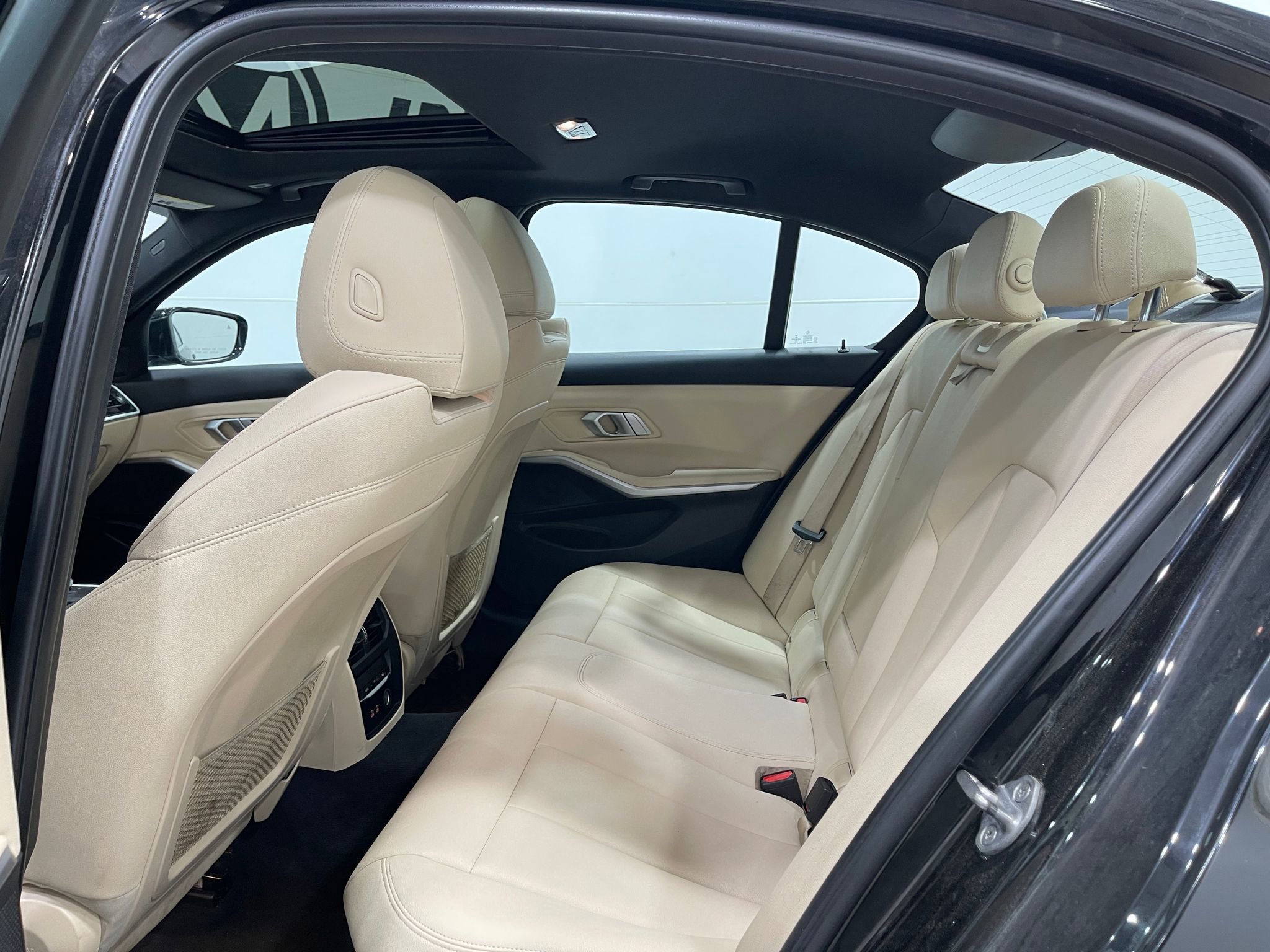 Used 2020 BMW 330i Sedan w/ Convenience Package RWD image 30