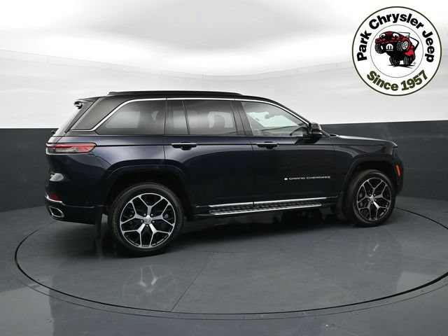 Used 2024 Jeep Grand Cherokee Summit AWD/4WD image 6