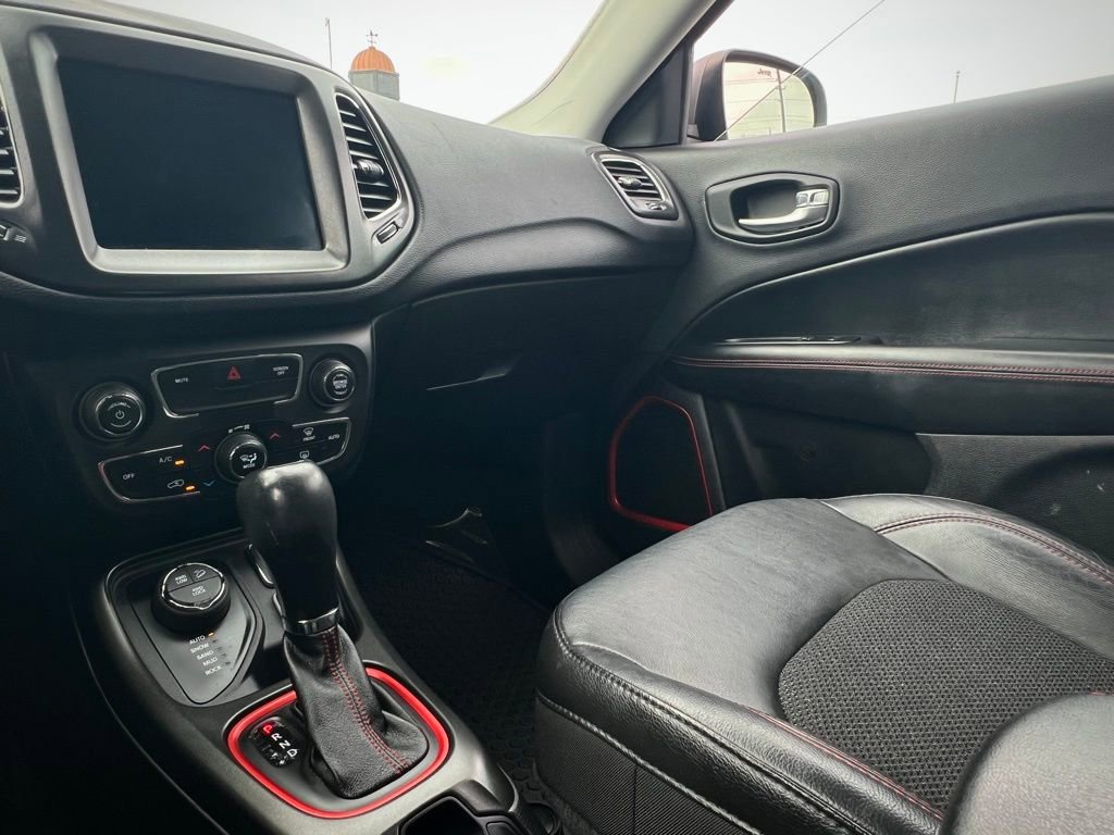 Used 2018 Jeep Compass Trailhawk AWD/4WD image 47