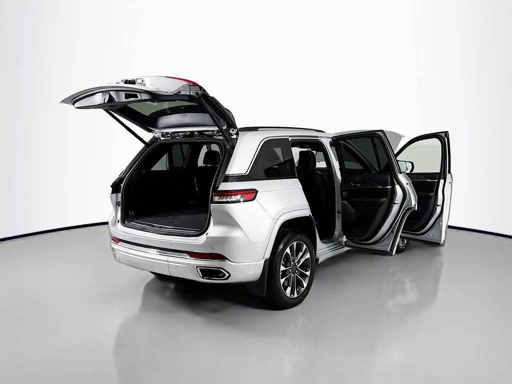 Used 2023 Jeep Grand Cherokee Overland w/ Advanced Protech Group III AWD/4WD image 26