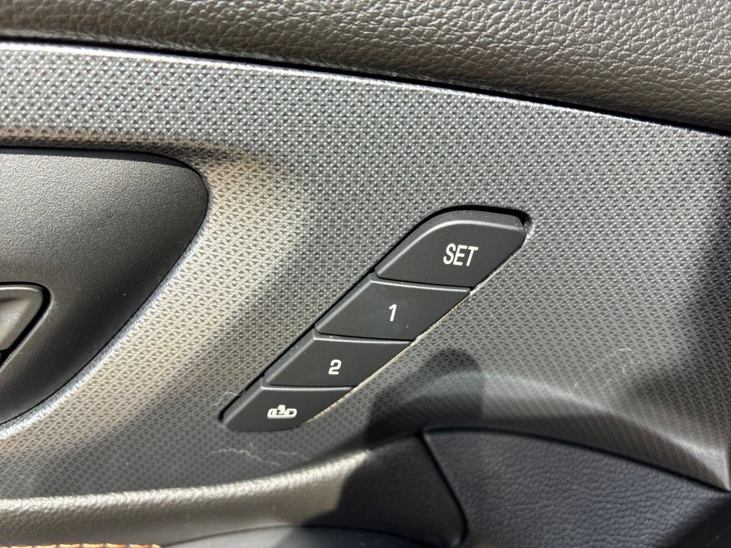 Used 2019 Chevrolet Traverse Premier w/ Driver Confidence II Package FWD image 10
