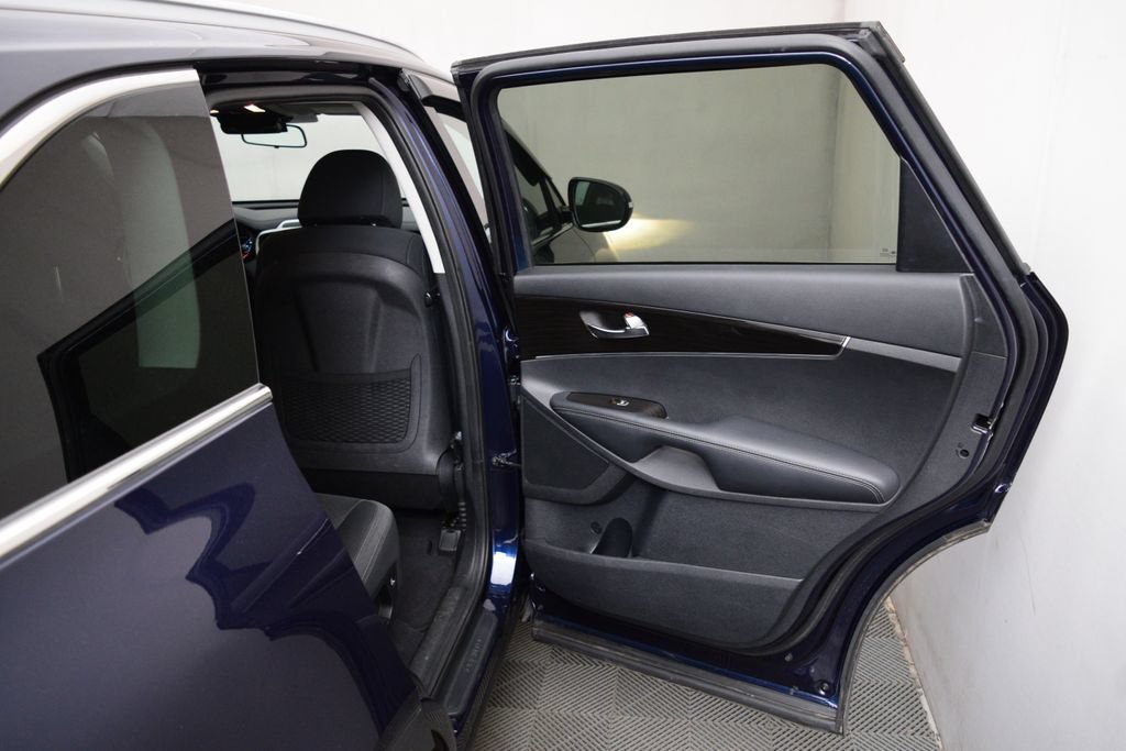 Used 2020 Kia Sorento LX w/ LX I4 Convenience Package AWD/4WD image 14