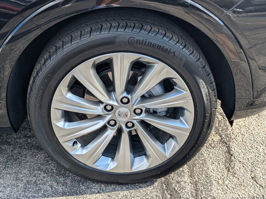 Used 2025 Buick Envista Avenir image 11