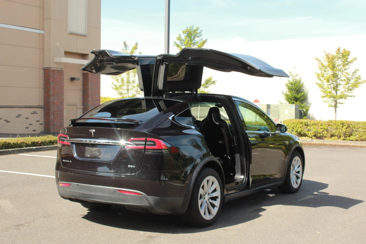 Used 2016 Tesla Model X 90D AWD/4WD image 11