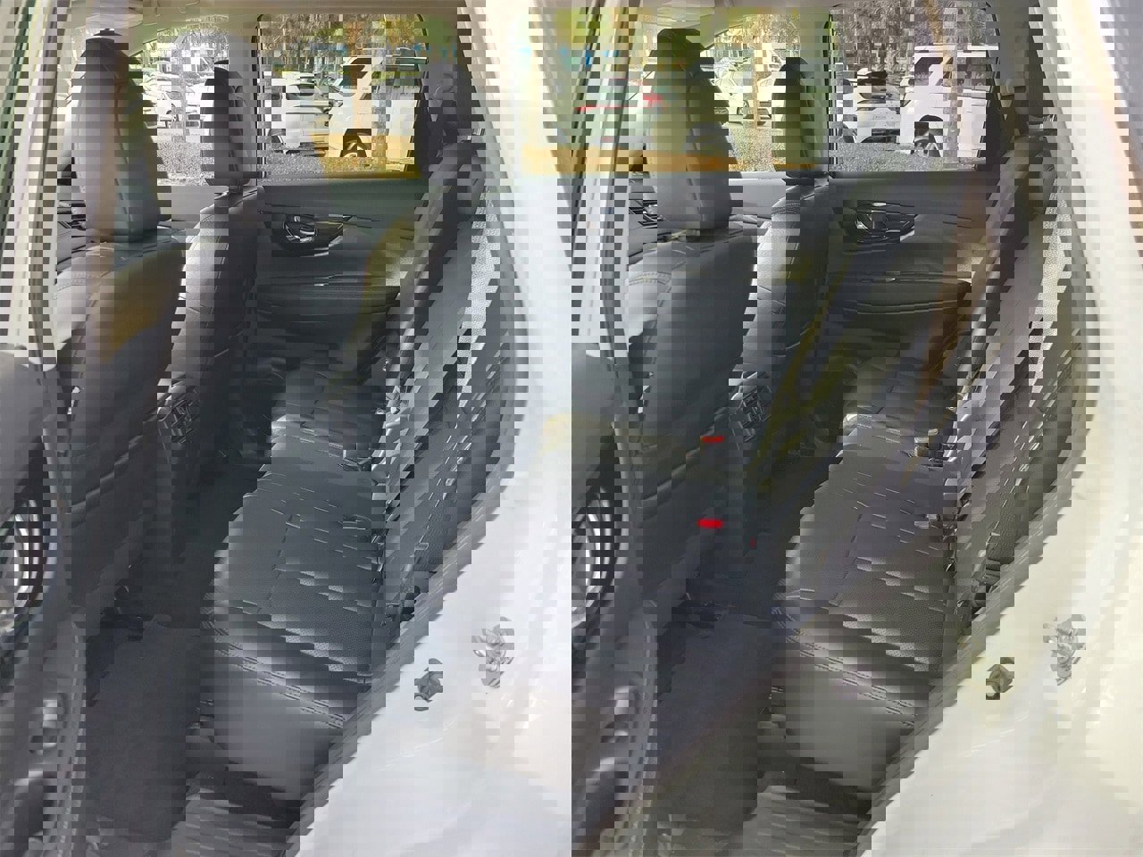 Used 2020 Nissan Rogue SL w/ Premium Package image 11