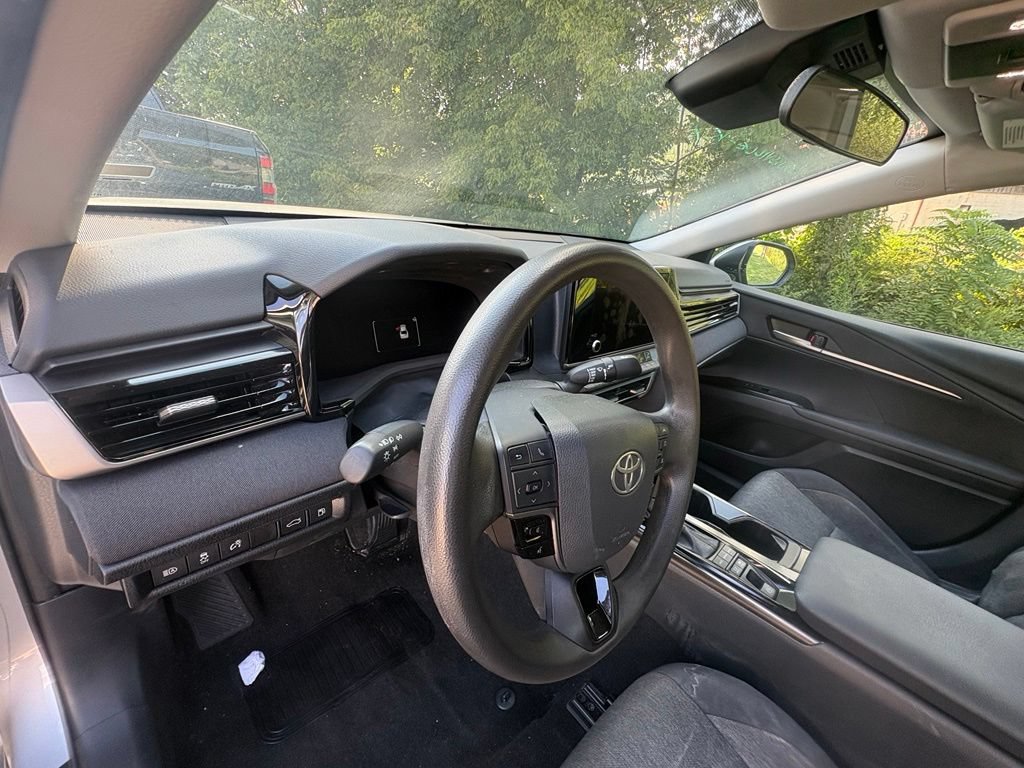 Used 2025 Toyota Camry LE FWD image 12
