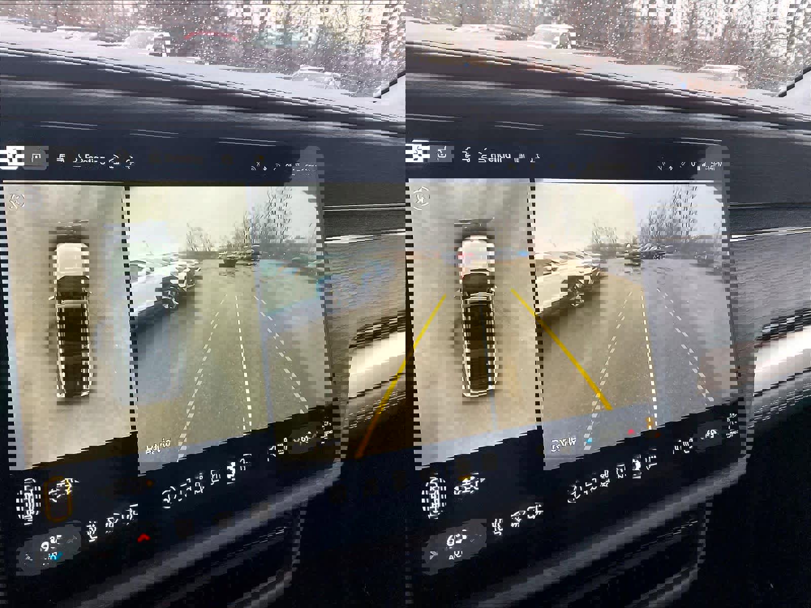 Used 2023 Rivian R1S Adventure image 20