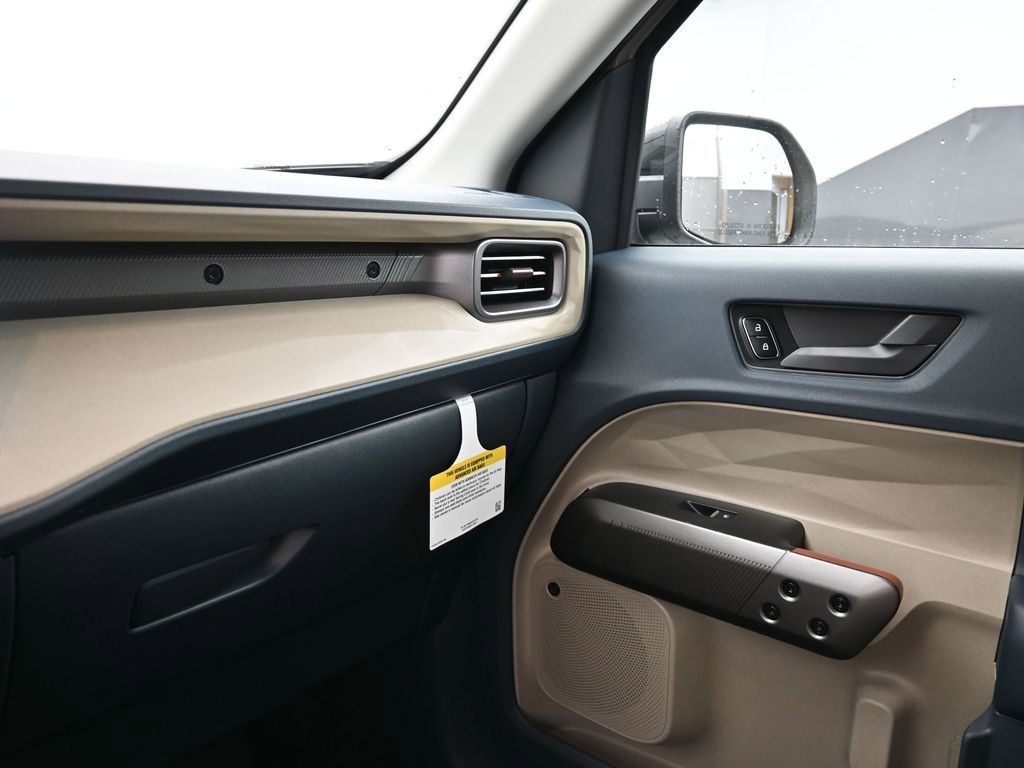 New 2025 Ford Maverick Lariat w/ 4K Tow Package image 28