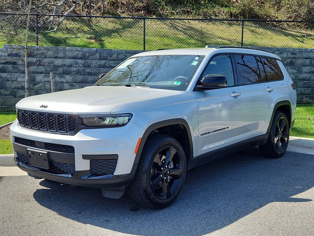 Used 2023 Jeep Grand Cherokee L Laredo AWD/4WD image 1