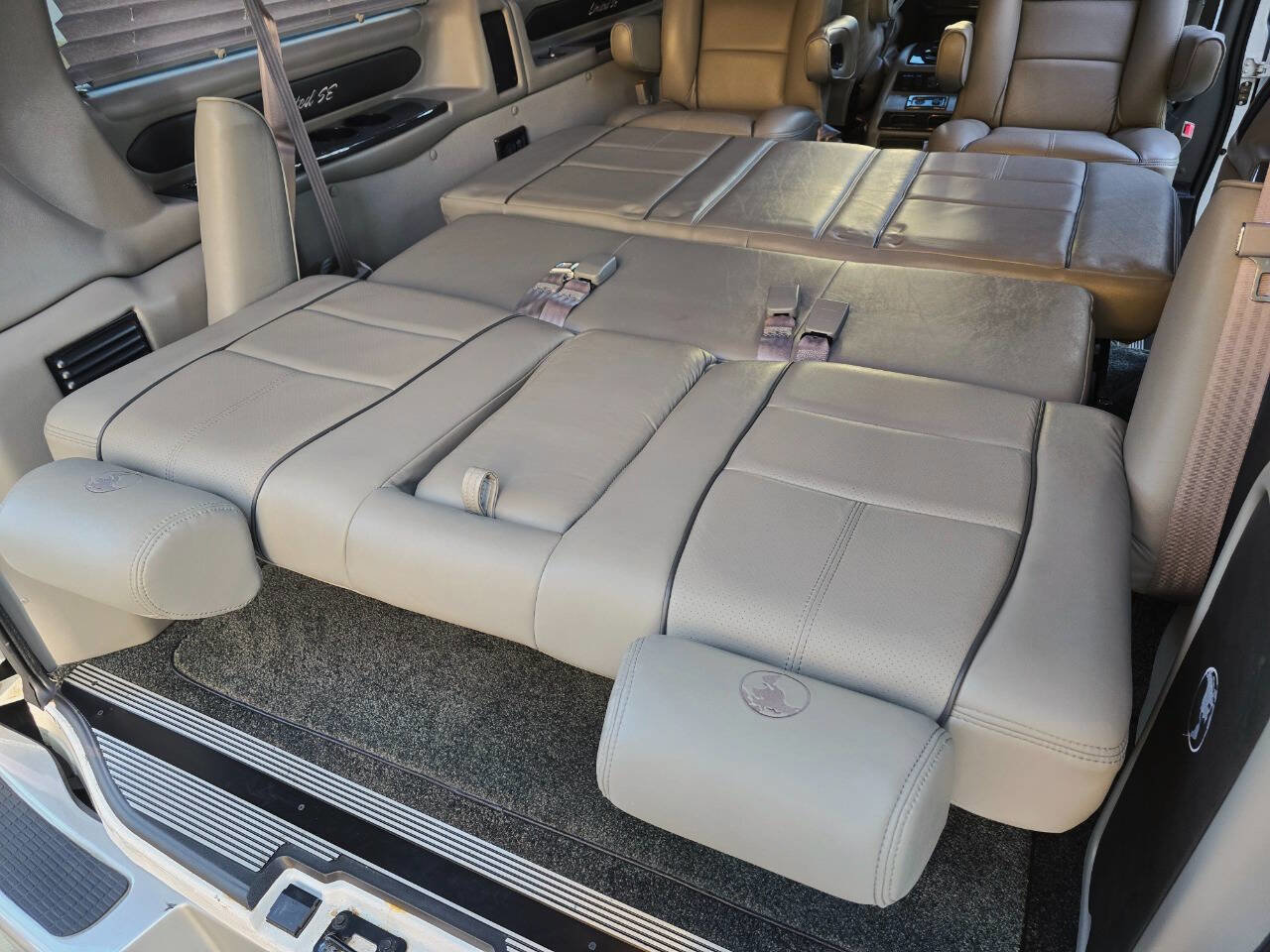 Used 2016 GMC Savana 2500 image 18