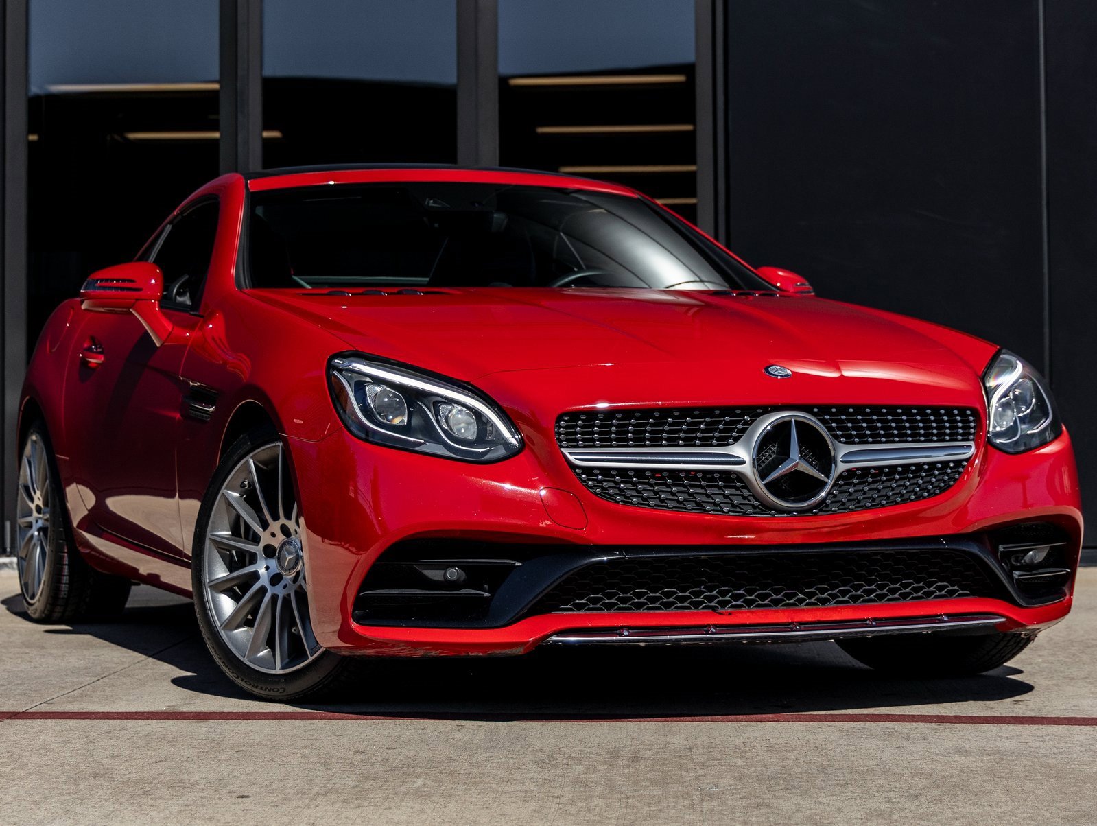 Used 2017 Mercedes-Benz SLC 300 image 2