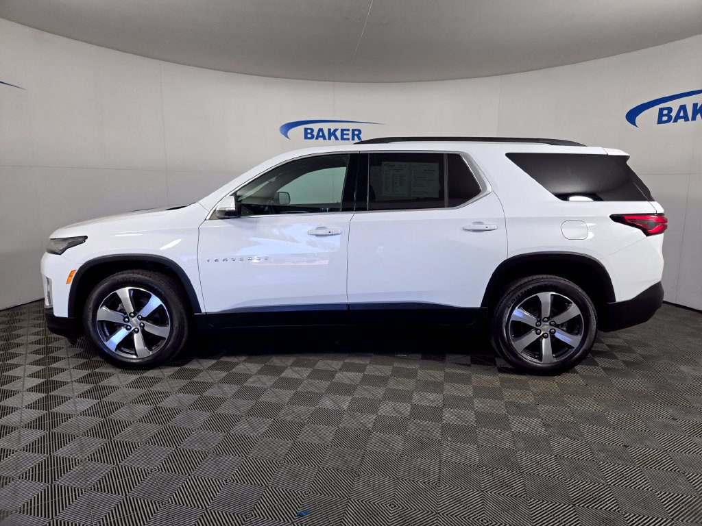 Certified 2023 Chevrolet Traverse LT w/ LT Premium Package AWD/4WD image 2