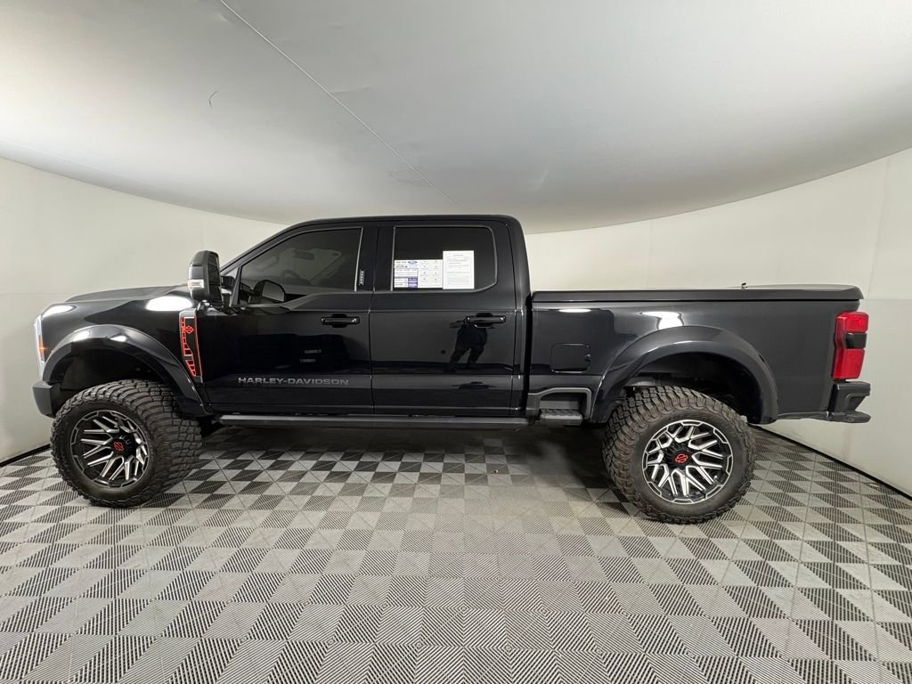 Used 2026 Ford F250 Lariat w/ Black Appearance Package image 4