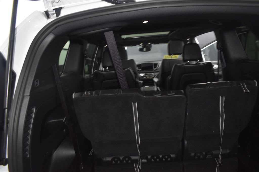 Used 2025 Chrysler Pacifica Limited FWD image 31