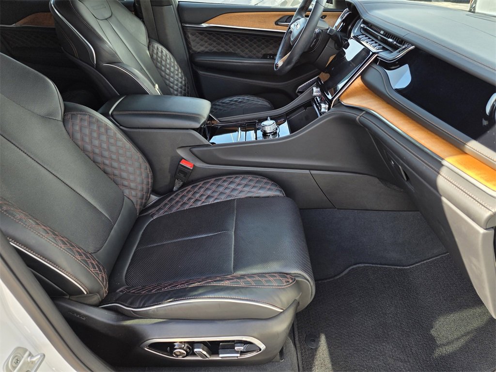 Used 2023 Jeep Grand Cherokee Summit image 13