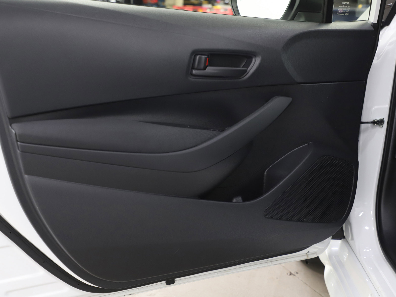 Used 2026 Toyota Corolla LE FWD image 17