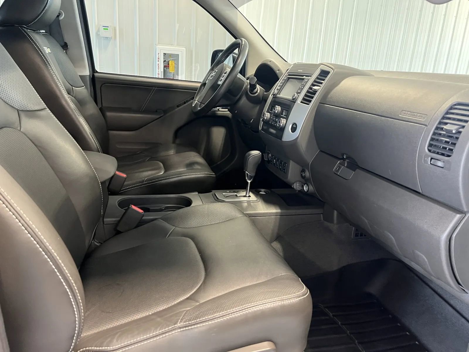 Used 2021 Nissan Frontier PRO-4X w/ Pro-4x Utility Package AWD/4WD image 27