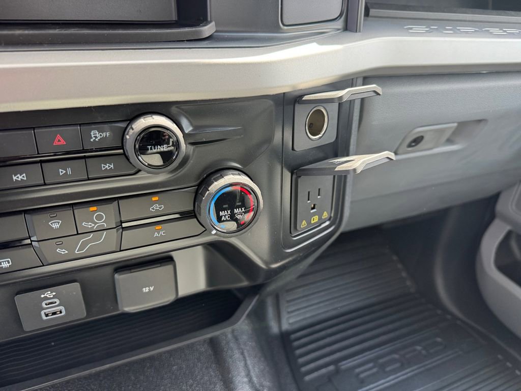 New 2026 Ford F550 4x4 Regular Cab Super Duty image 33