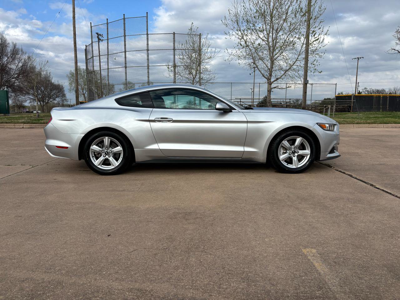 Used 2016 Ford Mustang Coupe image 22