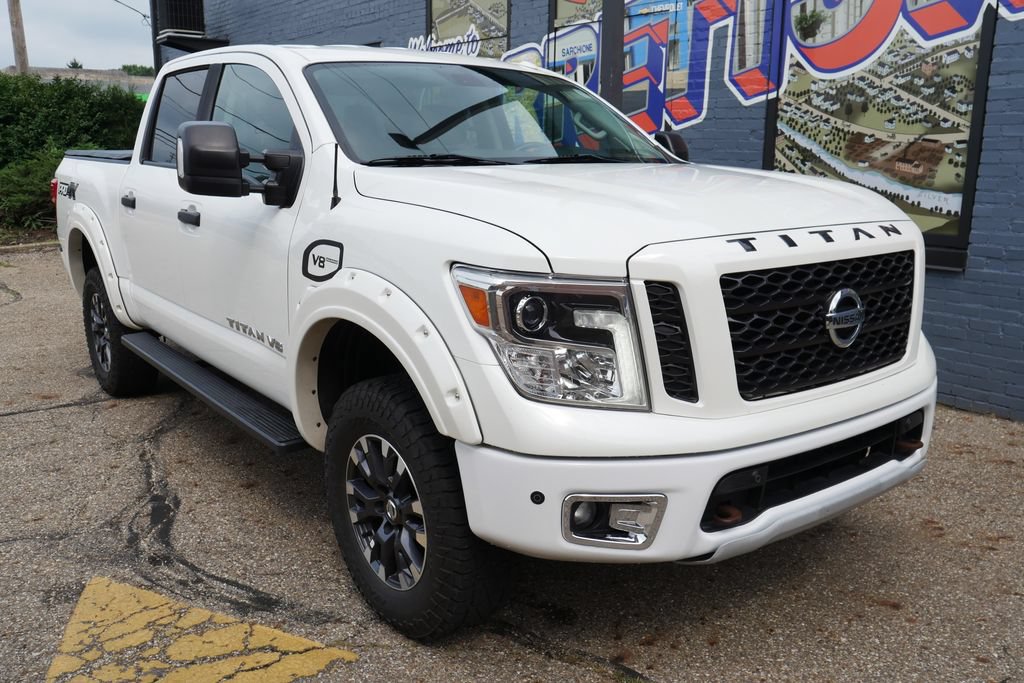 Used 2018 Nissan Titan PRO-4X AWD/4WD image 26