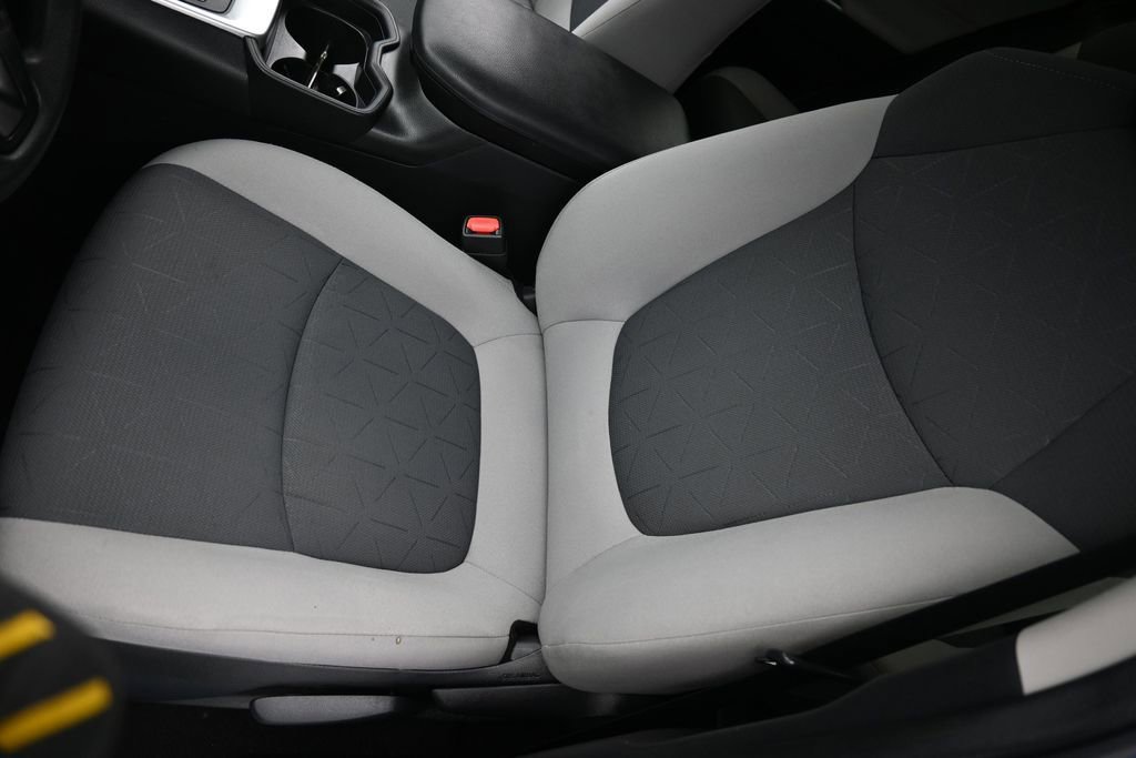 Used 2019 Toyota RAV4 XLE w/ Carpet Mat Package AWD/4WD image 12