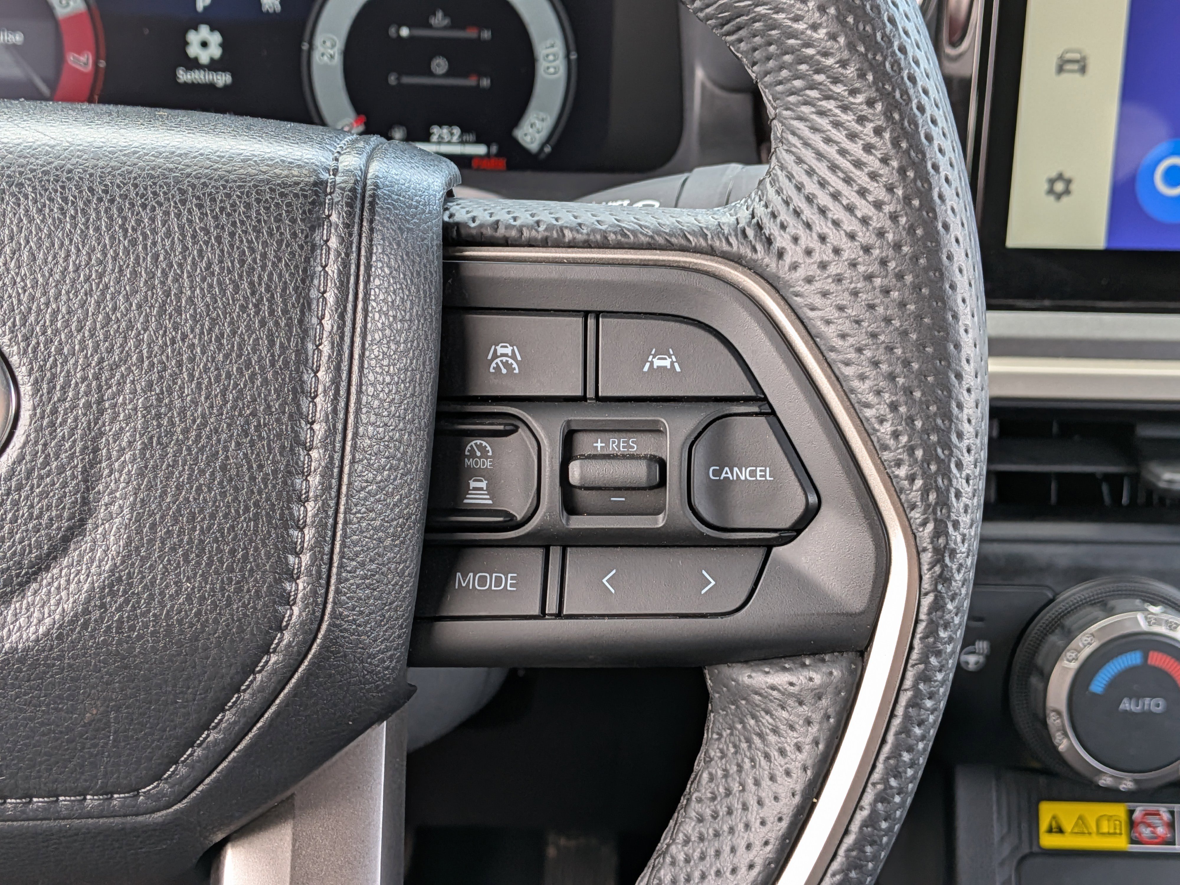 Used 2024 Toyota Tacoma TRD Off-Road w/ TRD Off Road Upgrade Package AWD/4WD image 30