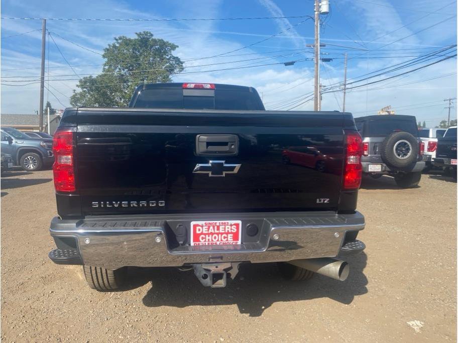 Used 2016 Chevrolet Silverado 2500 LTZ w/ Duramax Plus Package AWD/4WD image 4