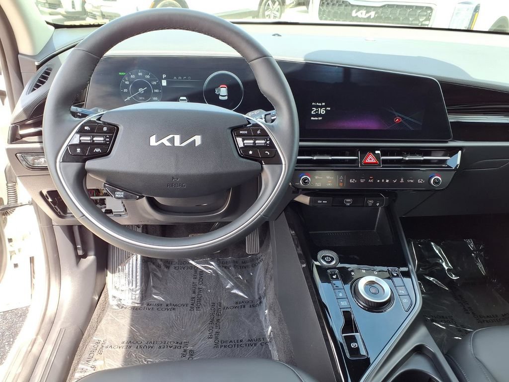 Certified 2024 Kia Niro Wind FWD image 9