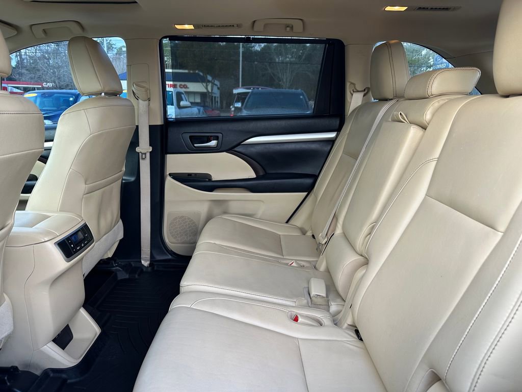 Used 2018 Toyota Highlander XLE image 33