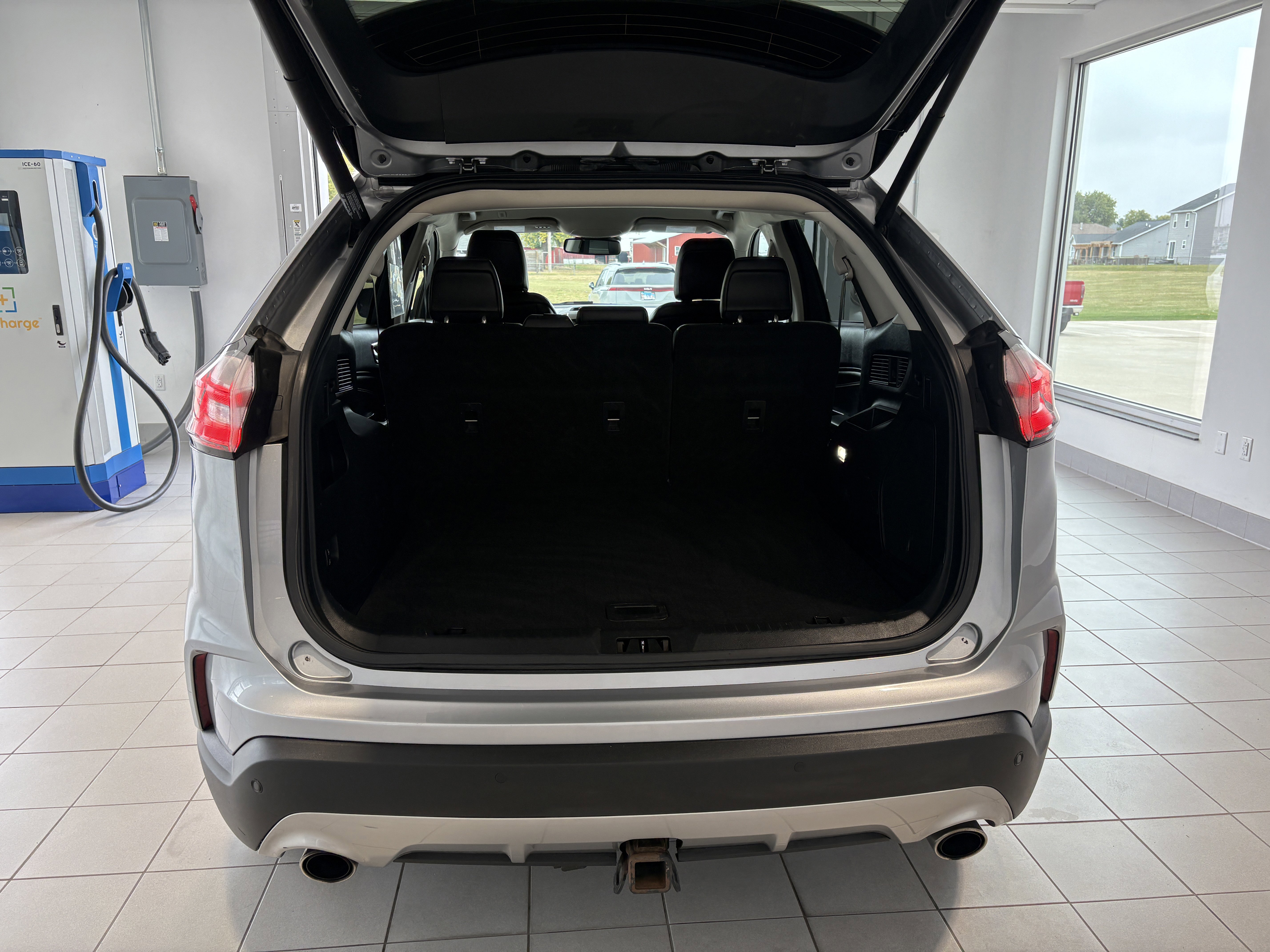 Used 2020 Ford Edge Titanium w/ Class II Trailer Tow Package image 5