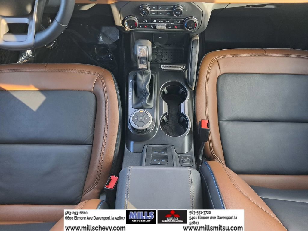 Used 2024 Ford Bronco Outer Banks AWD/4WD image 18